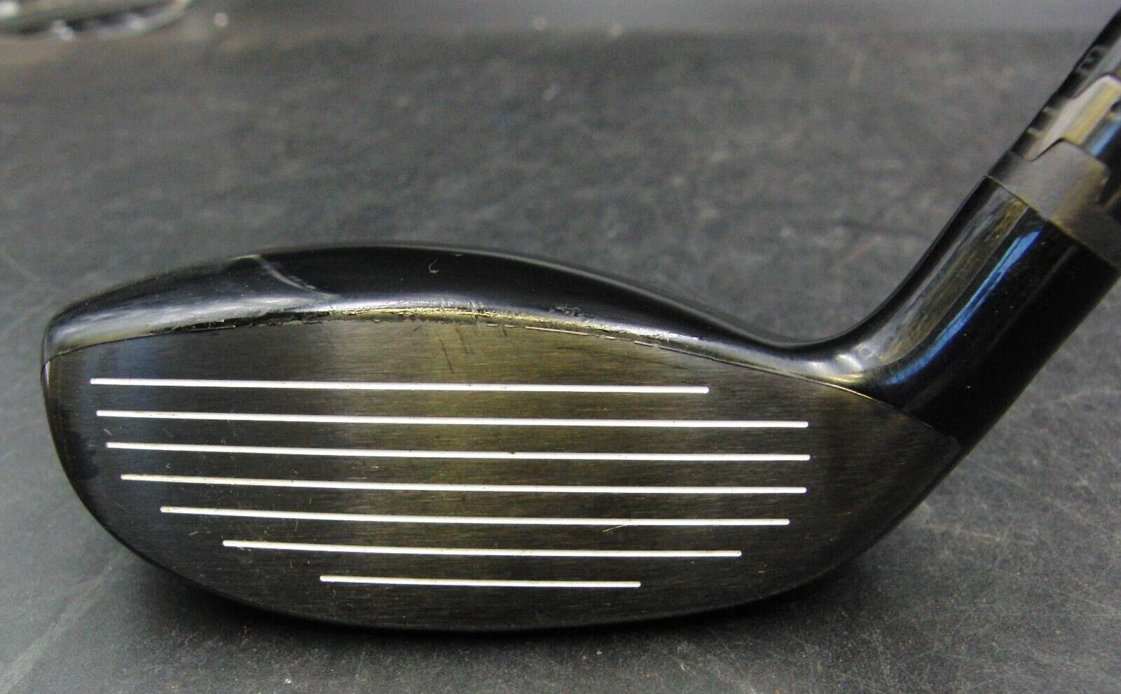 Titleist 910H 17° Hybrid Stiff Graphite Shaft Titleist Grip 4 Titleist 910H 17° Hybrid Stiff Graphite Shaft Titleist Grip - Image 2