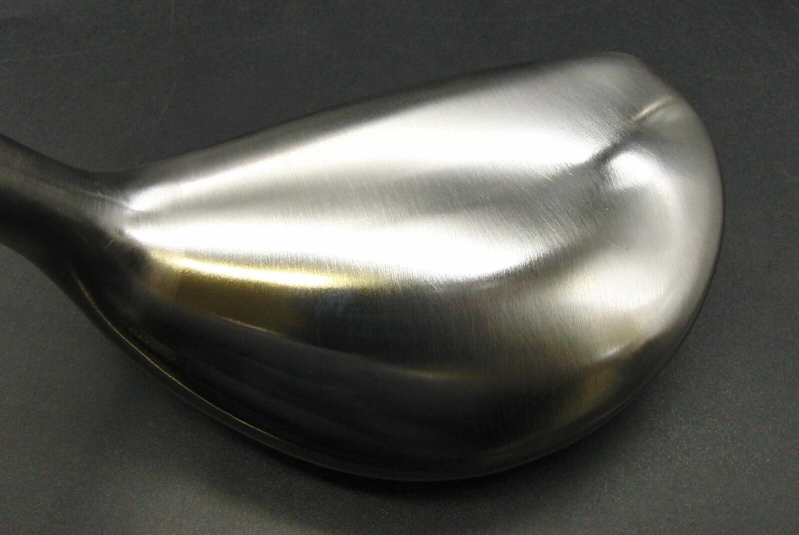 Tobunda U-7 Tungsten Weight 22° Hybrid Regular Graphite Shaft G/Pride Grip & H/C 6 Tobunda U-7 Tungsten Weight 22° Hybrid Regular Graphite Shaft G/Pride Grip & H/C - Image 4