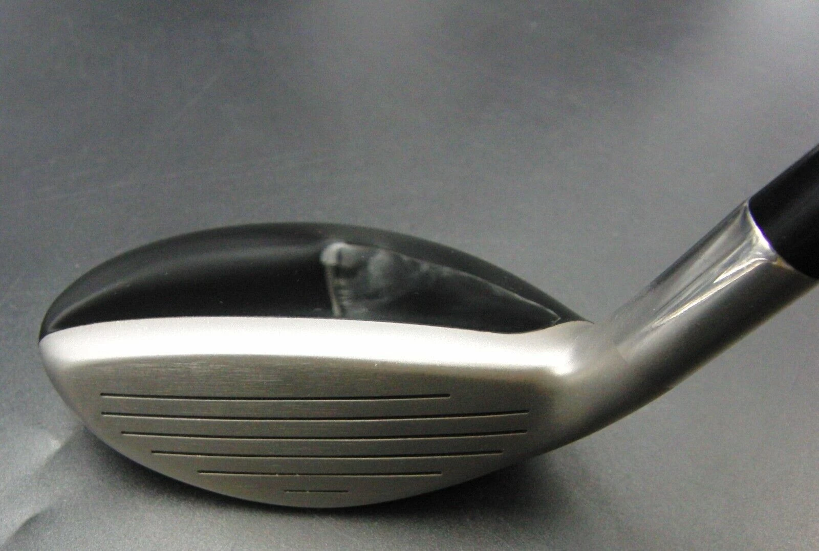 Callaway RAZR Tour 18° 2 Hybrid Stiff Graphite Shaft Callaway Grip 4 Callaway RAZR Tour 18° 2 Hybrid Stiff Graphite Shaft Callaway Grip - Image 2