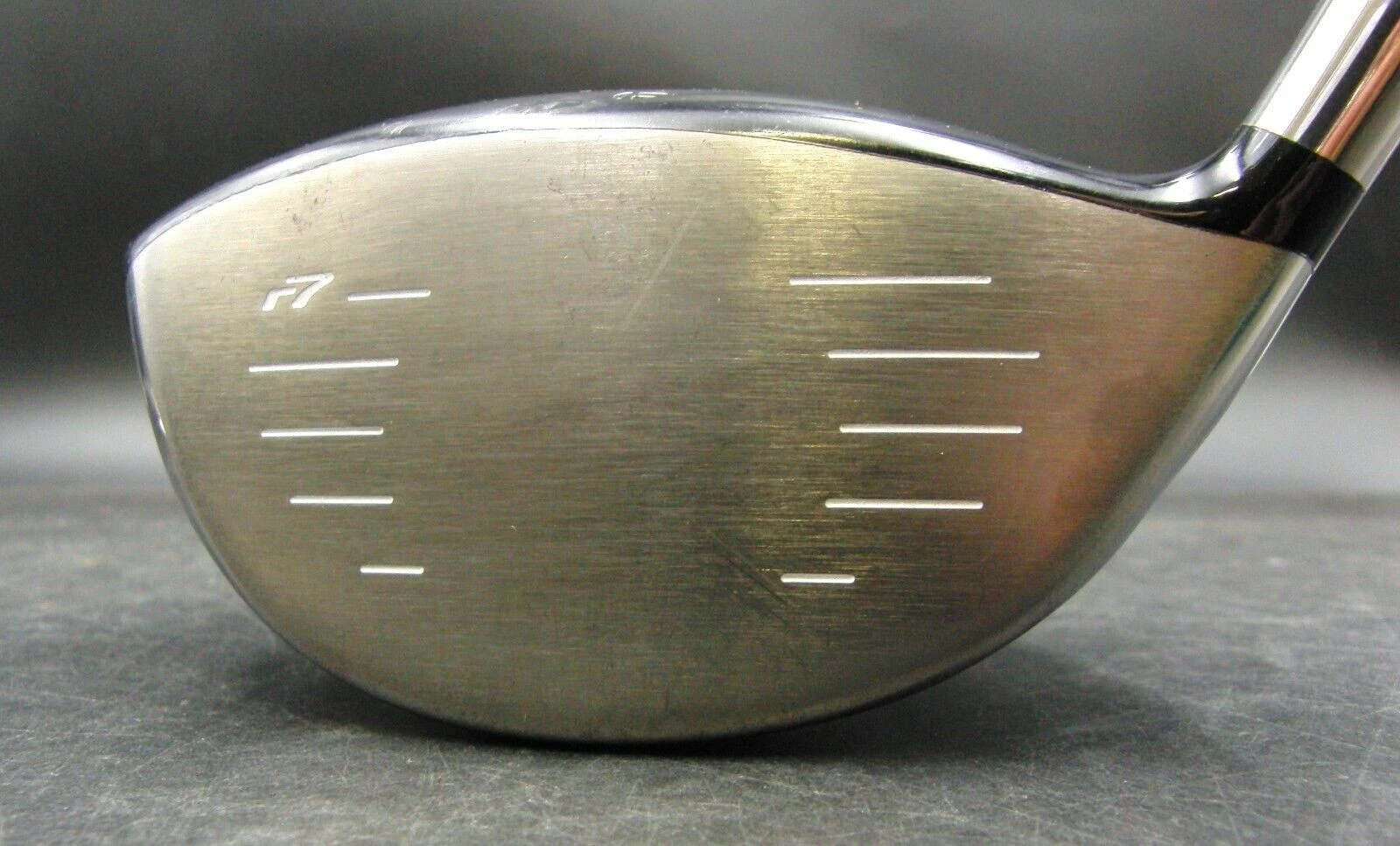 TaylorMade R7 XR MWT 10.5° Driver Regular Graphite Shaft Iomic Grip 4 TaylorMade R7 XR MWT 10.5° Driver Regular Graphite Shaft Iomic Grip - Image 2