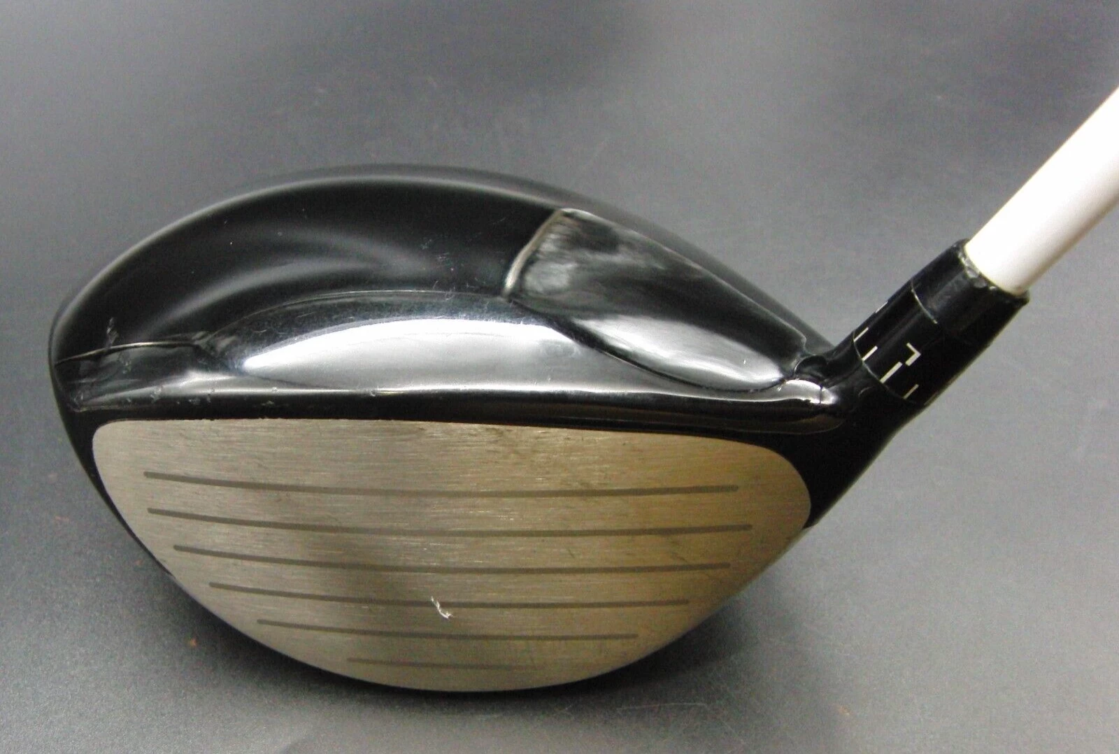 Srixon Z525 Tour Fitness 9.5° Driver Regular Graphite Shaft Srixon Grip 4 Srixon Z525 Tour Fitness 9.5° Driver Regular Graphite Shaft Srixon Grip - Image 2