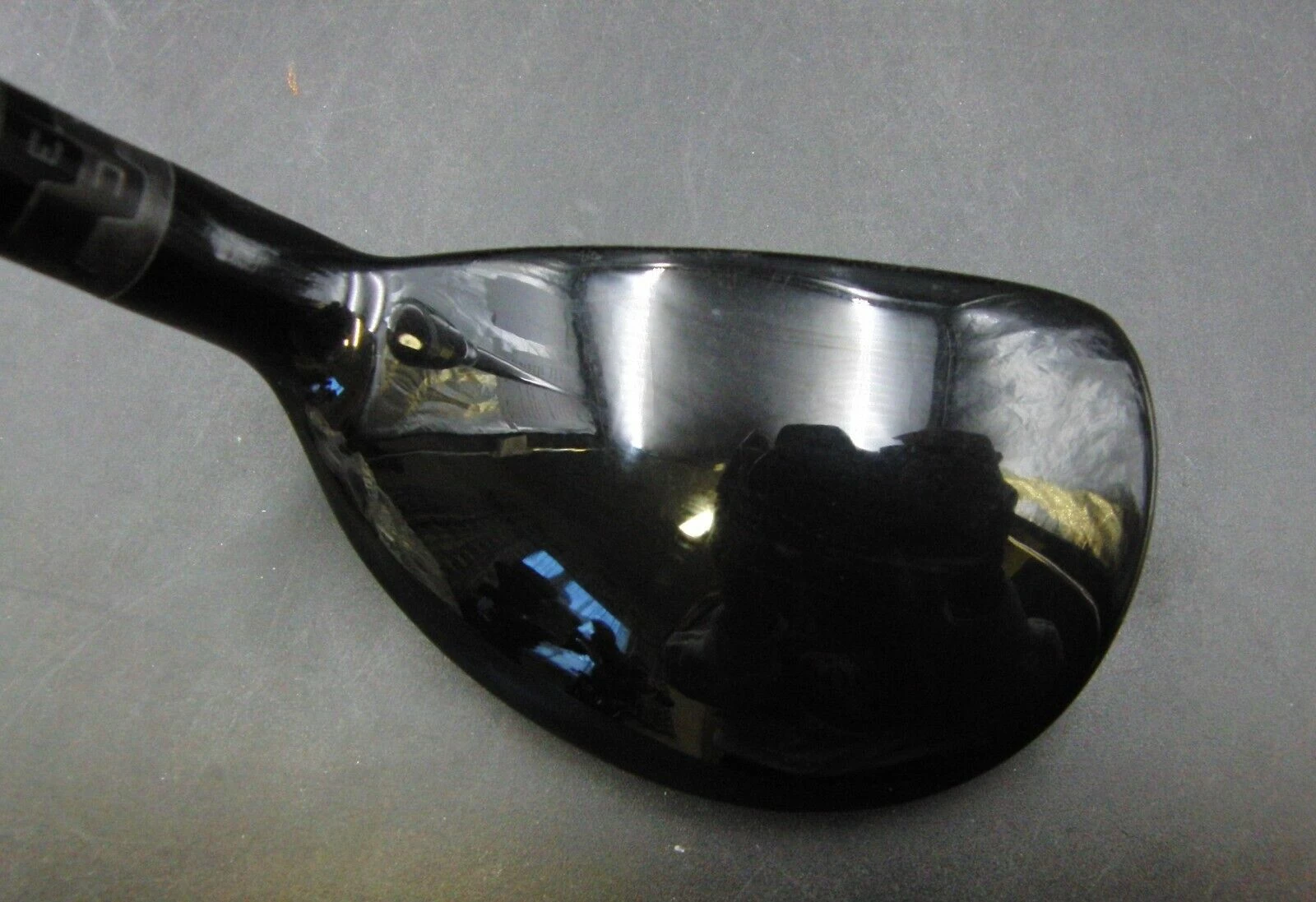 Titleist 910H 17° Hybrid Stiff Graphite Shaft Titleist Grip 5 Titleist 910H 17° Hybrid Stiff Graphite Shaft Titleist Grip - Image 3