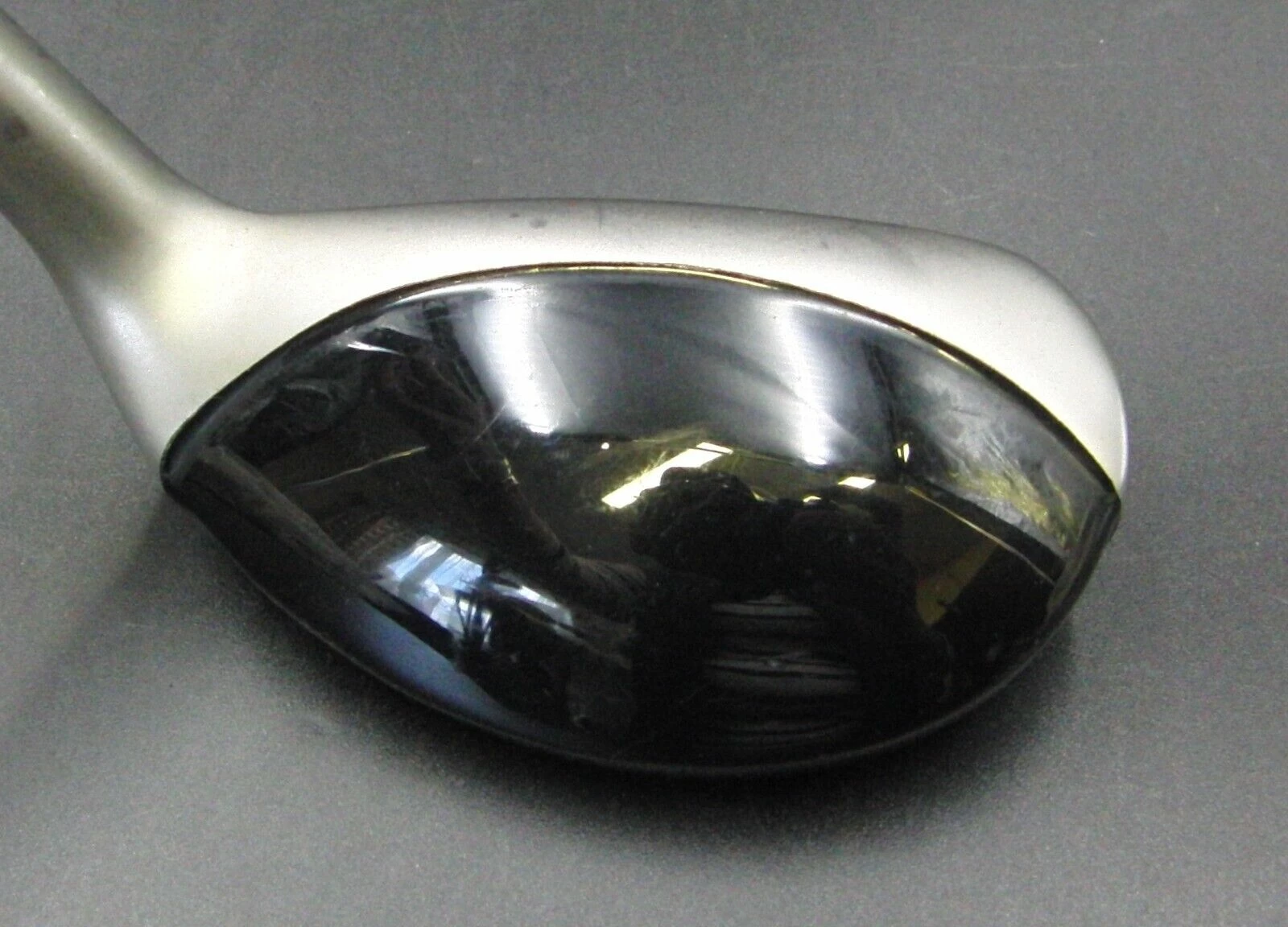 TaylorMade Rescue Mid Hybrid 3 19º Wood Regular Steel Shaft TaylorMade Grip 5 TaylorMade Rescue Mid Hybrid 3 19º Wood Regular Steel Shaft TaylorMade Grip - Image 3