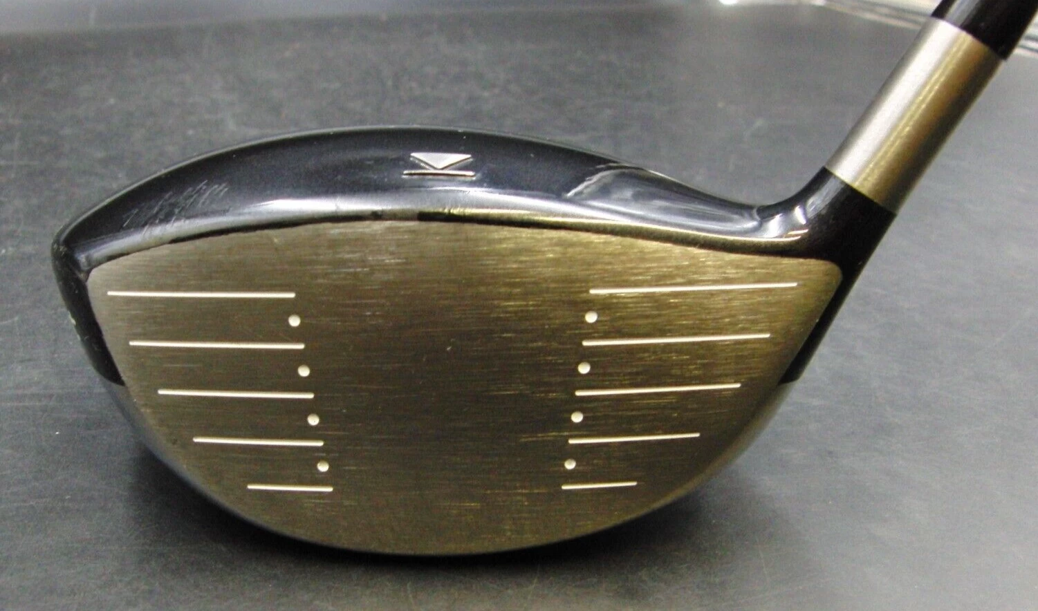 Titleist 909 D2 8.5° Driver Extra Stiff Graphite Shaft Titleist Grip 4 Titleist 909 D2 8.5° Driver Extra Stiff Graphite Shaft Titleist Grip - Image 2